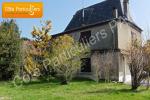 référence n° 176034442 : Lescar - A 10 MN DE PAU, situé dans le bas de LESCAR, Ensemble immobilier de 437 m² édifié sur terrain clos...