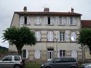 référence n° 182140465 : Bourganeuf - Immeuble composé de six appartements avec un jardin